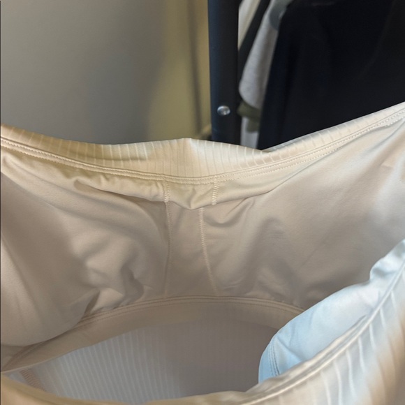 Vuori Inversion Rib Support Tank - Picture 4 of 4